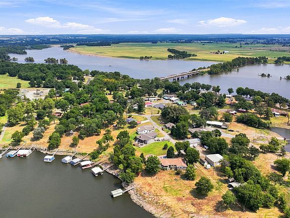 3rd image of 46 Bluff Rd