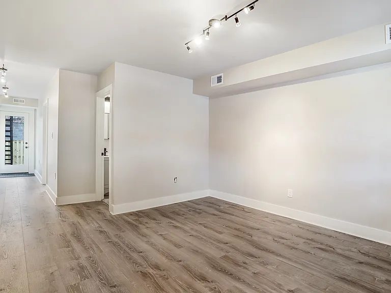 1526 2nd St SW — Photo 7