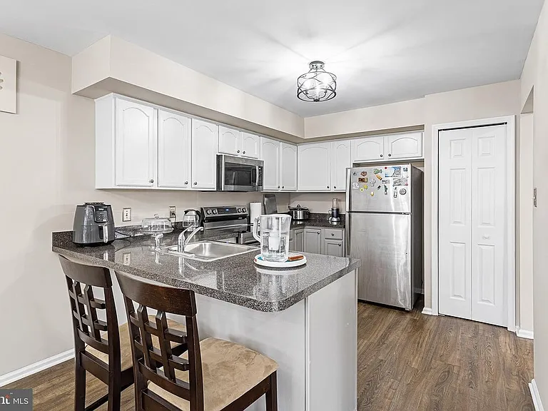 767 Hunter Dr — Photo 17