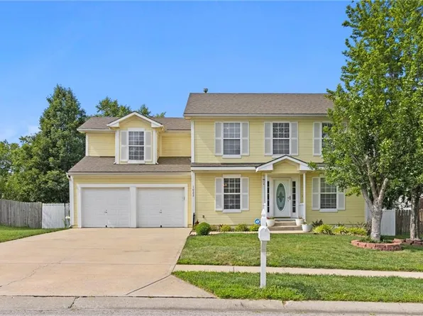 1022 Cottage Creek Cir, Gardner, KS 66030