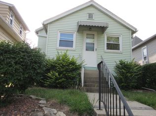 825 Summit St, Joliet, IL 60435