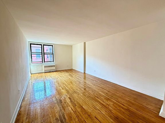2nd image of 315 Ovington Ave #6