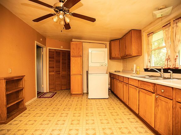 3rd image of 119 Cairns Ct #119 & 121