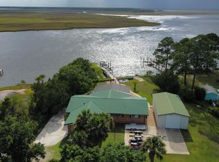 16026 Shark Rd W, Jacksonville, FL 32226