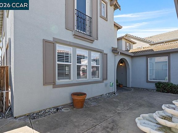 2nd image of 5627 Arcadia Cir