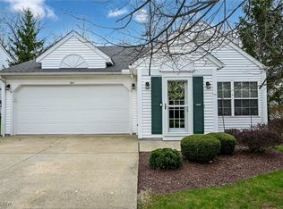 194 Kensington Ct, Aurora, OH 44202