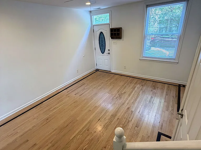 116 W Wildey St — Photo 4