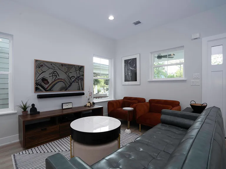 704 4th Ave — Photo 7