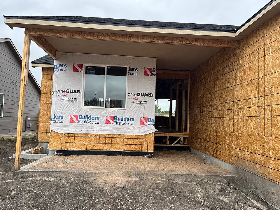 715 N Wakefield Ave, Valley Center,