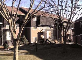 8B Stonegate Cir #8B, Branford, CT 06405