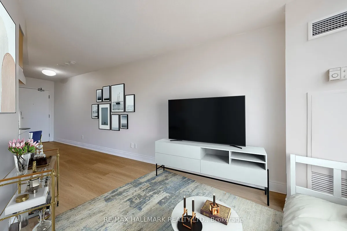Building Photo - 650 Queens Quay W #1121