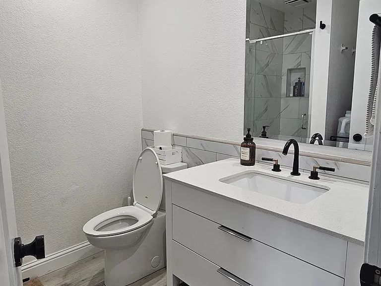 1604 Hood Rd #E — Photo 5