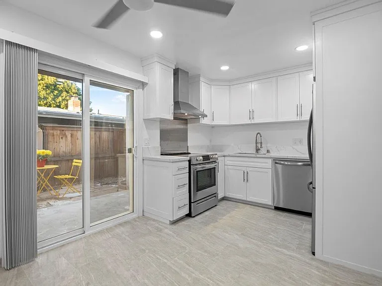 1320-1330 S Juniper Street — Photo 4