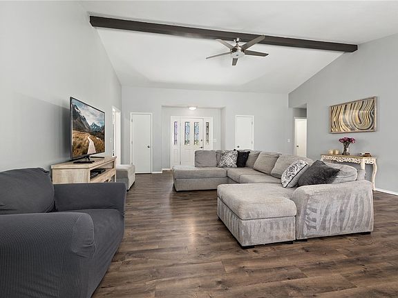 4th image of 7 Fountainhall Dr