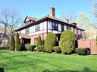 24 Walnut St APT 1, Pawtucket, RI 02860