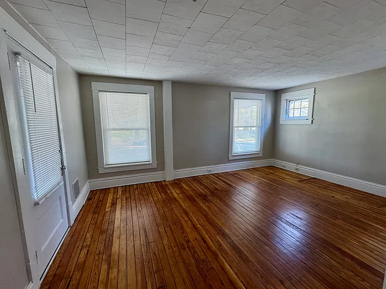 31 Eber Ave #1 — Photo 4