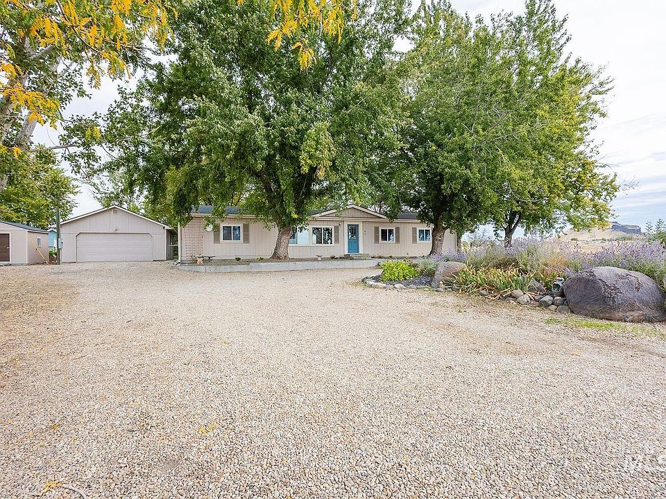 1st image of 8262 Snake Ln