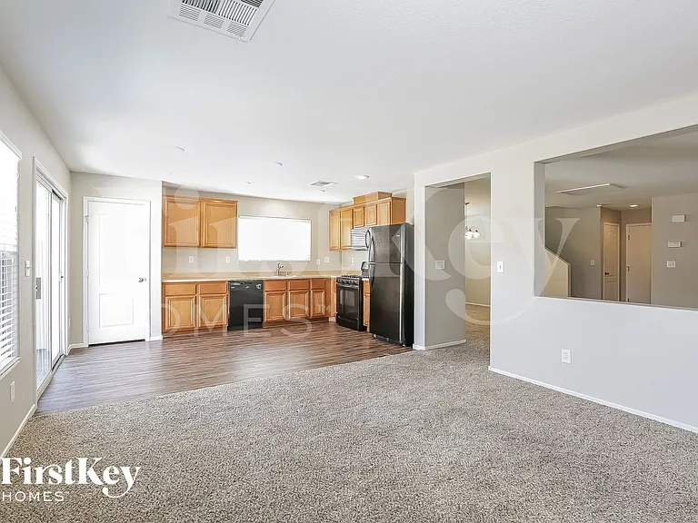 9120 Patrick Henry Ave — Photo 5