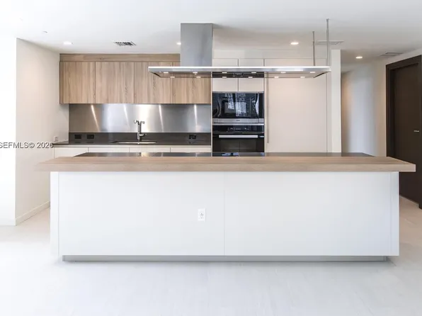 1000 Brickell Plz, Miami, FL
