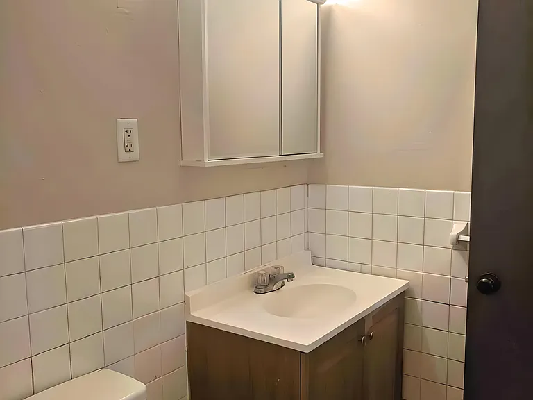 1067 Van Dyke St — Photo 36