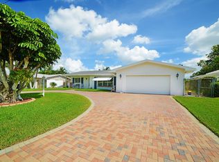 909 SW 27th Pl, Boynton Beach, FL 33435