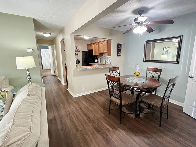 Fox Run Apartments — Photo 19