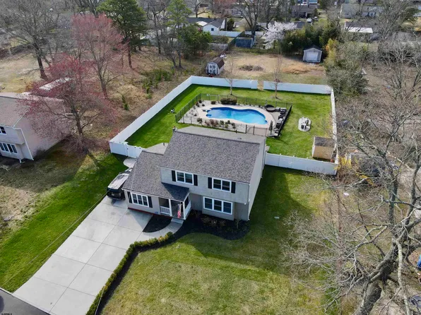 107 Spray Ave, Egg Harbor Township, NJ 08234