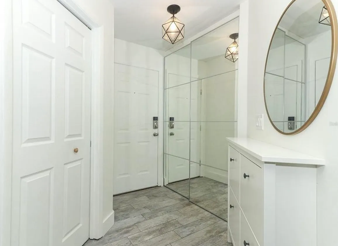 3 bed, 1100 sqft, $2,300 — Photo 2