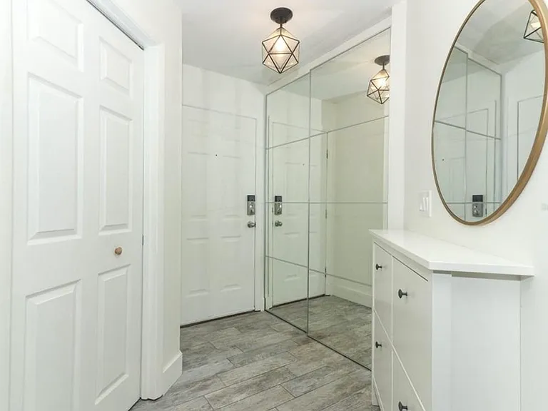 2580 Grassy Point Dr #102 — Photo 2