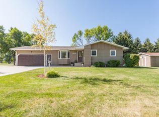 1505 21st St NW, East Grand Forks, MN 56721