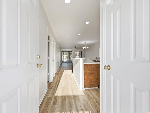 3rd image of 712 Dogwood Dr. S #101