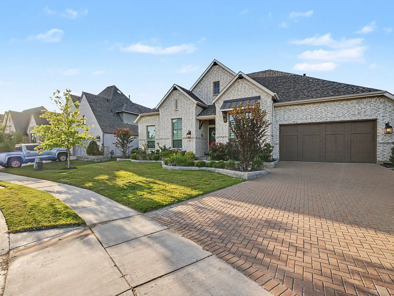 4 bed, 3789 sqft, $4,500 — Photo 3