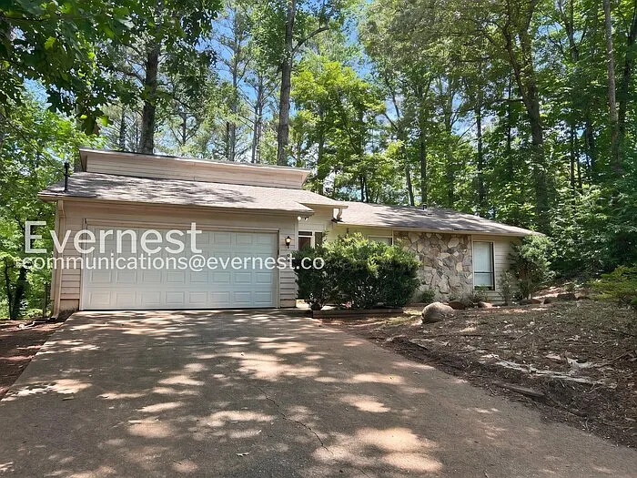 1515 Captain Thomas Ct — Photo 2