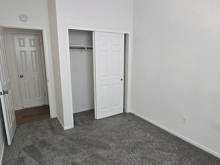 457 Beaulieu Ln — Photo 6