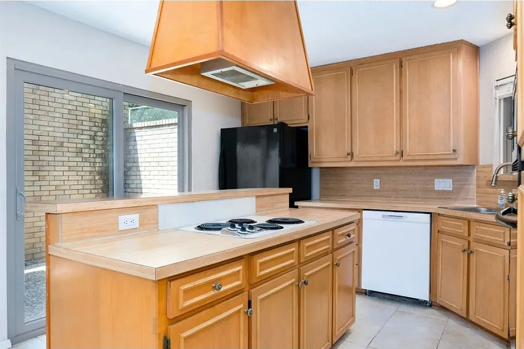3 bed, 1681 sqft, $2,150 — Photo 4