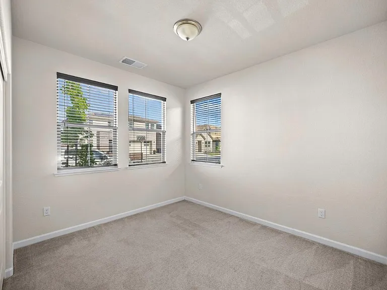 2101 Melody Ln — Photo 21
