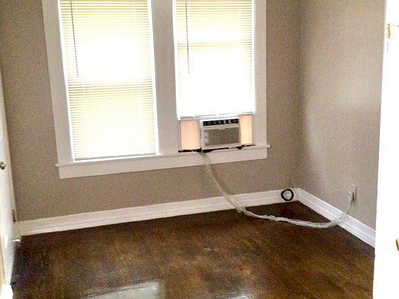4th image of 2618 44th St