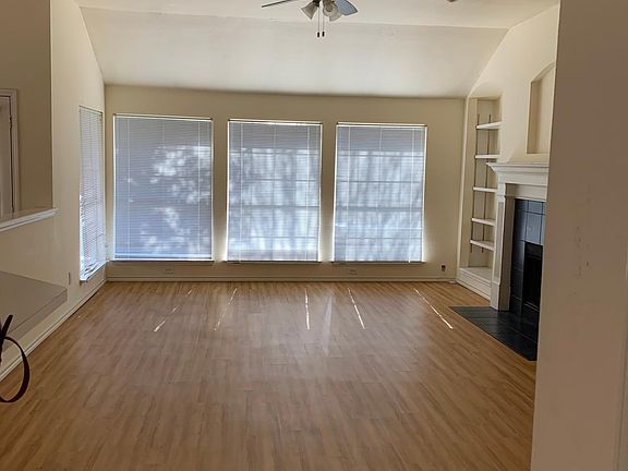 3rd image of 10713 Camelot Dr