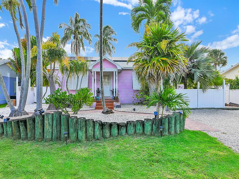 3218 Palm Dr — Photo 38