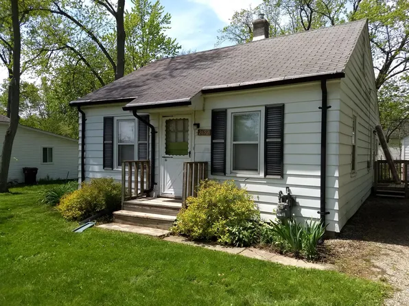 2652 Fernwood Ave, Ann Arbor, MI 48104