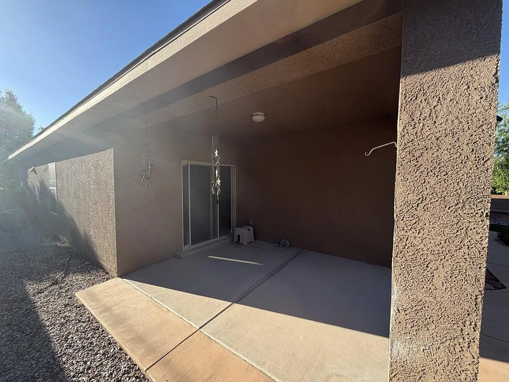 1005 El Paseo St — Photo 4