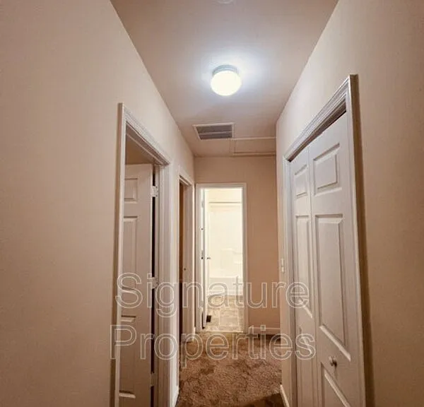555 Fairfax Ave #G — Photo 10