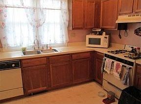 5th image of 35 Towle Dr