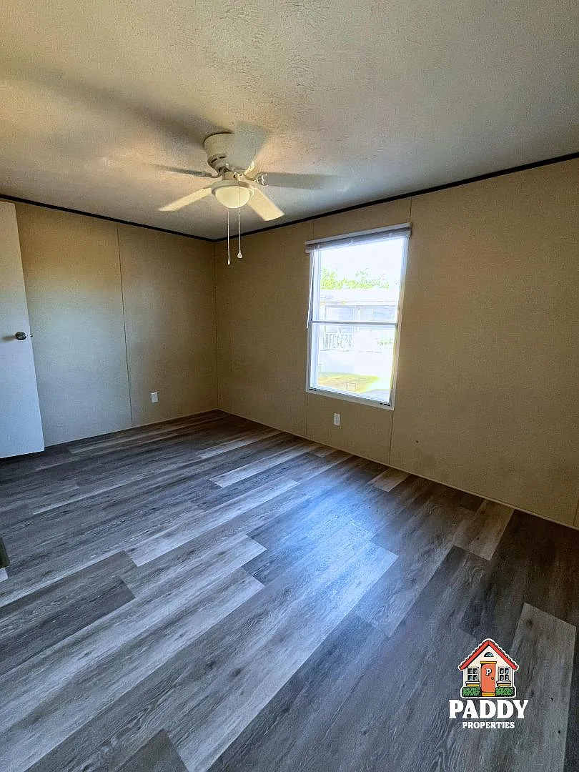 37 Walton Park Ln — Photo 4