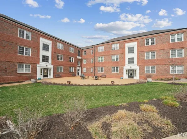921 S Hanley Rd APT F, Saint Louis, MO 63105