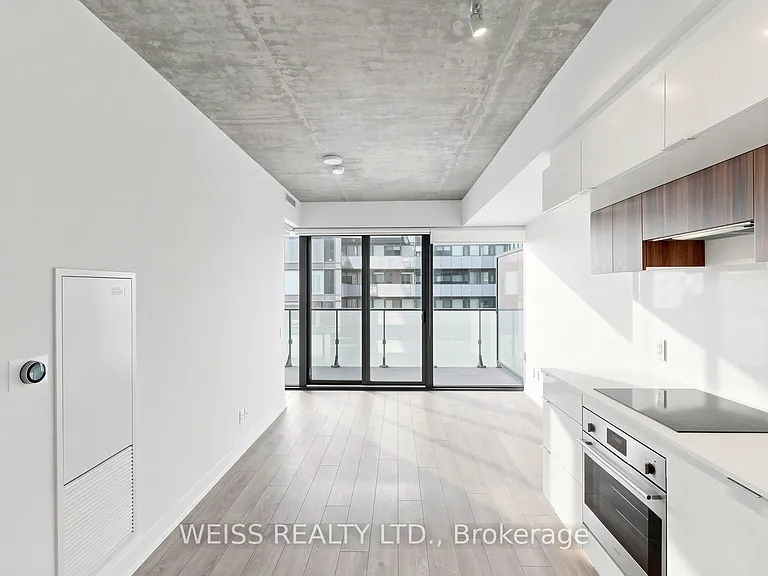 185 Roehampton Ave #520 — Photo 8
