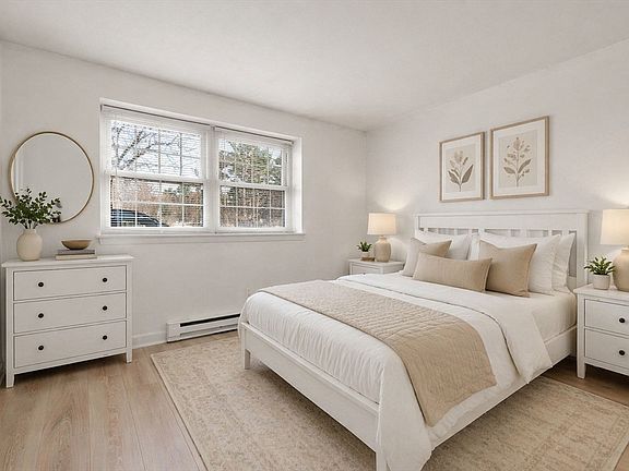 5th image of 881 Main St APT 5