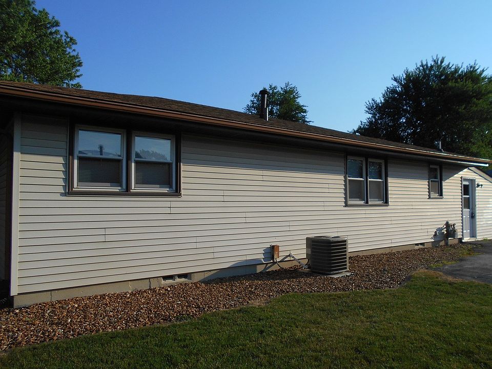 1st image of 1208 Peacock Ln