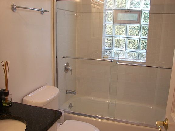 5th image of 5327 S Harper Ave