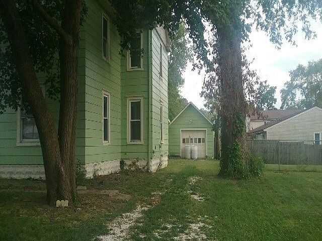 2nd image of 113 W Attica St